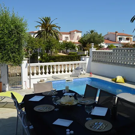 Сasa de vacaciones Casa Con Piscina, Amarre Y Aire Acondicionado 8 Personas En Zona Tranquila De - Hisp-288-36 Ampuriabrava